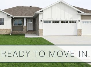 6351 Deer Creek Pkwy, Fargo, ND 58104