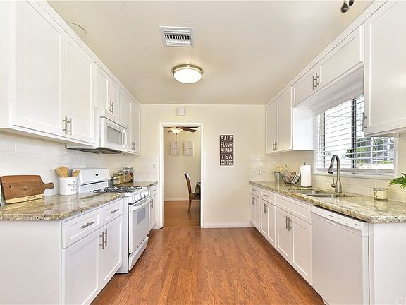 5th image of 14749 Mystic St