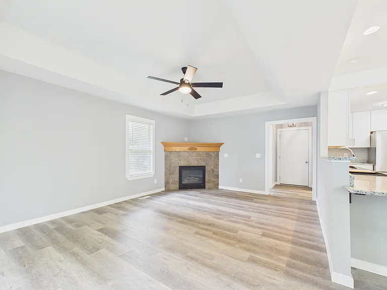 483 Baypoint Dr — Photo 16