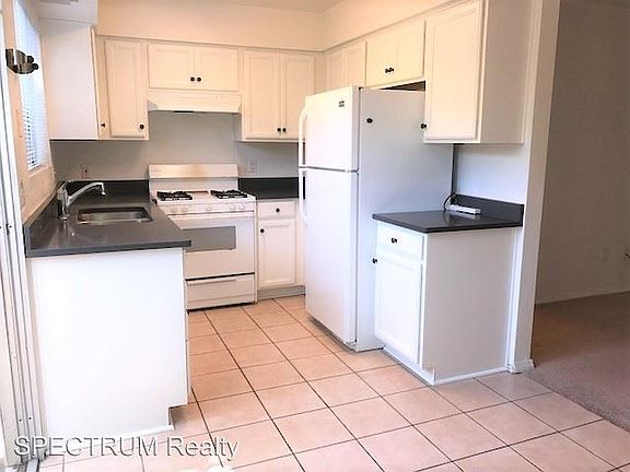 3rd image of 2460 Lillie Ave #1
