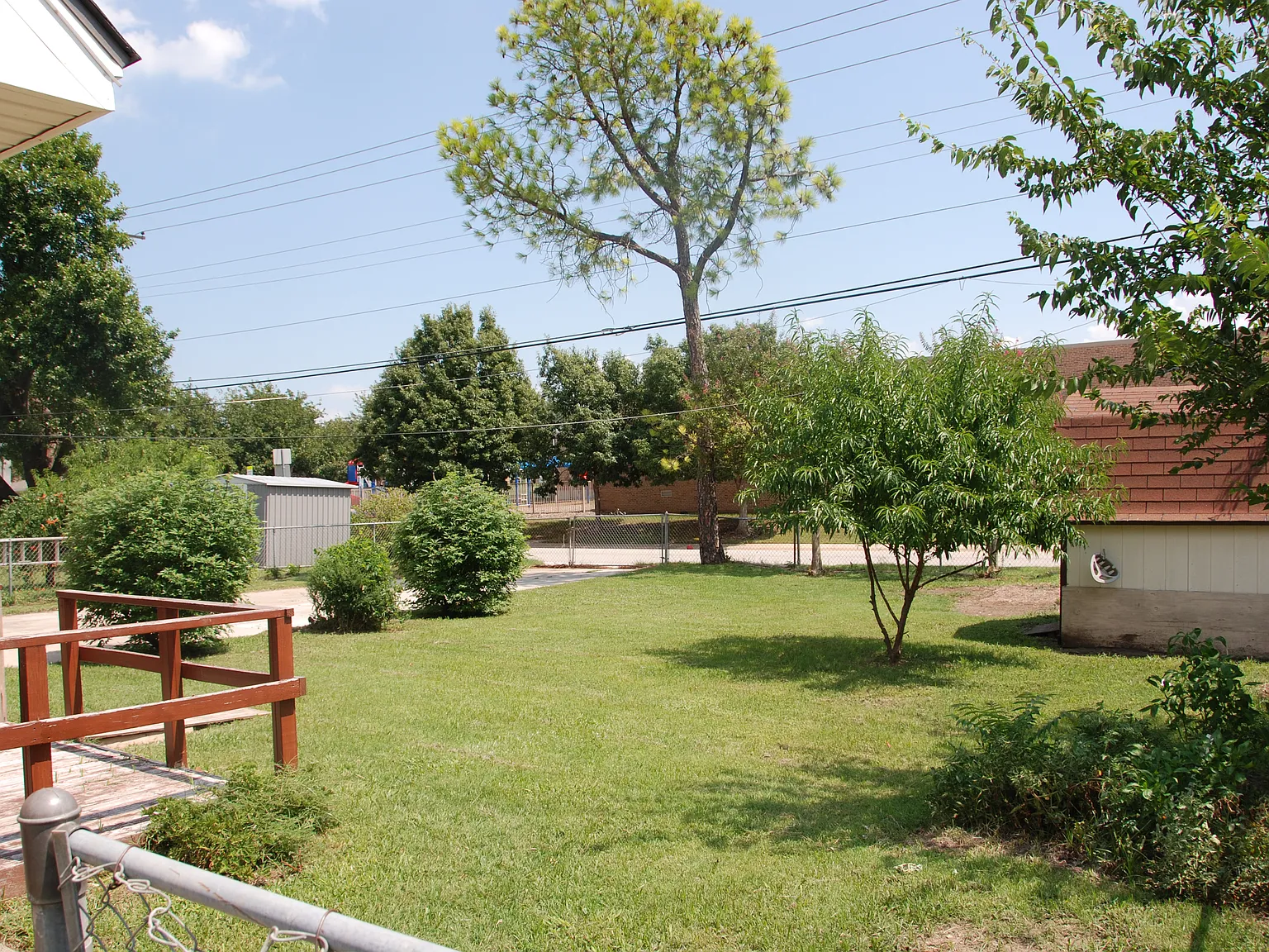 3 bed, 1.5 bath, 1362 sqft, $1,850 — Photo 2