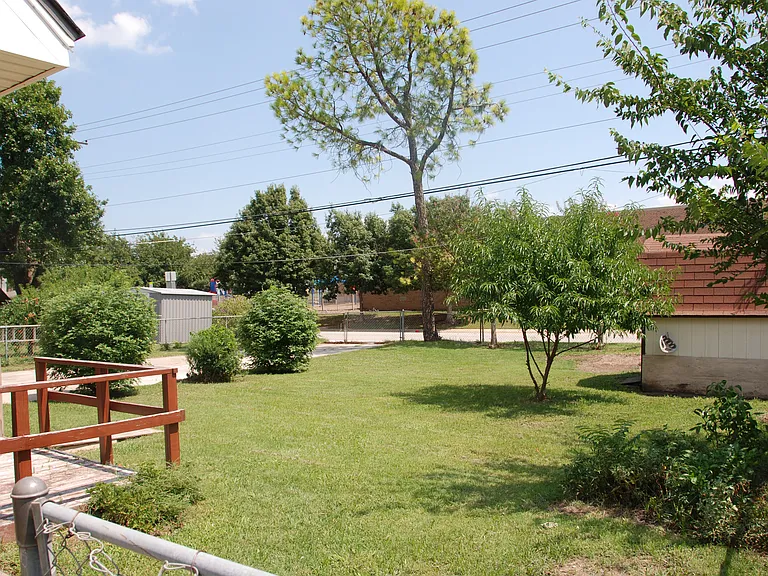 3520 Sunnydale Ln — Photo 2