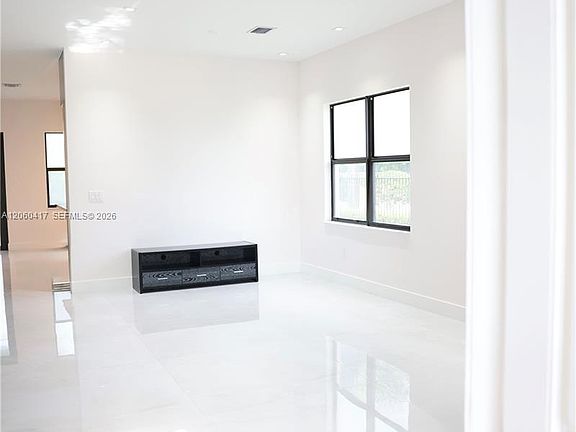 5th image of 4499 SW 173rd Ave