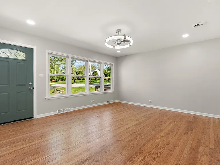 11920 S 74th Ave — Photo 5