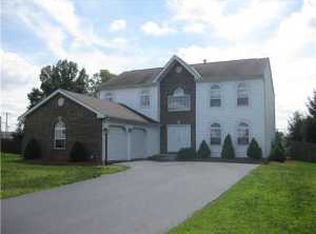 187 Knights Bridge Dr E, Pickerington, OH 43147