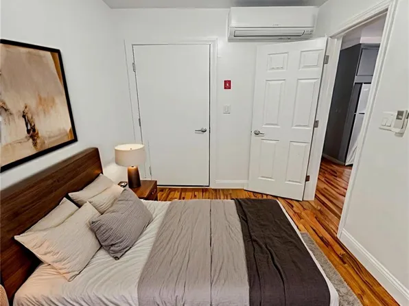 2133 Haring Street image 5 of 9