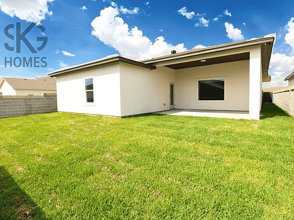 5th image of 3809 Sun Valley Dr