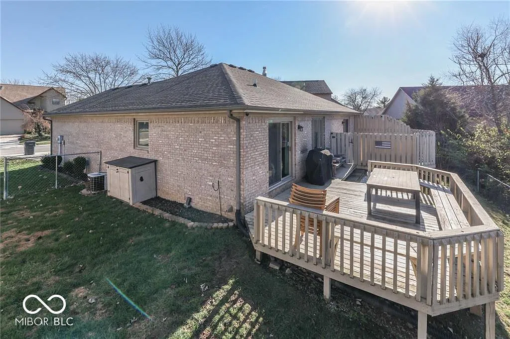 3 bed, 1380 sqft, $1,850 — Photo 3