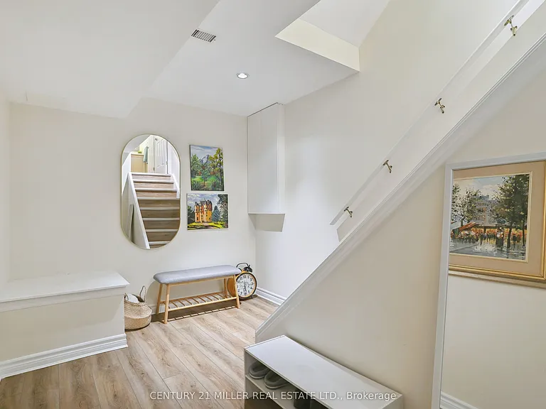1383 Tobyn Dr — Photo 30