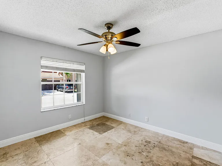 10781 Cypress Lake Ter — Photo 17