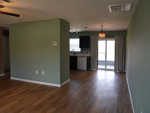 3rd image of 2269 Whitewood Ave