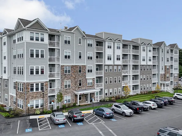 320 Martins Lndg #209, North Reading, MA 01864
