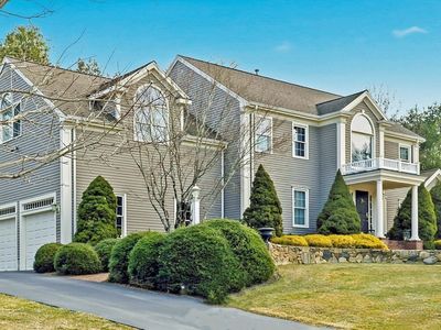 51 Farmside Dr, Pembroke, MA, 02359