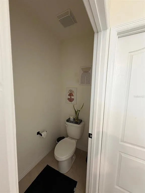 4 bed, 2.0 bath, 1867 sqft, $2,600 — Photo 4