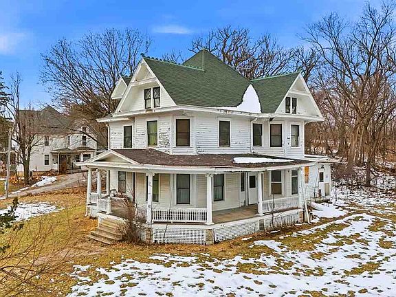 2nd image of 100 W Marengo Rd