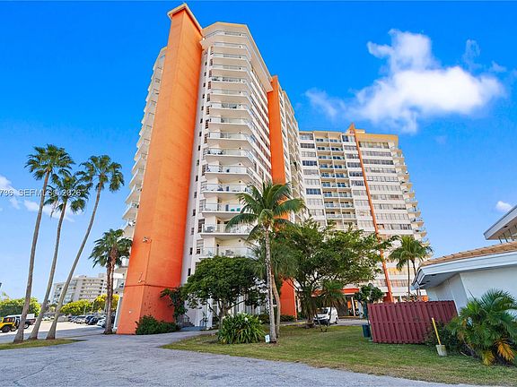 2nd image of 1351 NE Miami Gardens Dr APT 301E