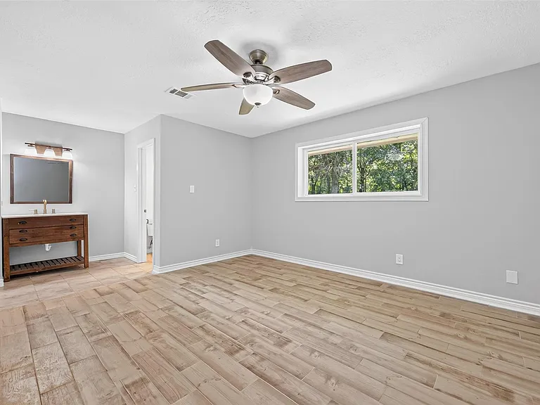 18747 Woodridge Dr — Photo 26
