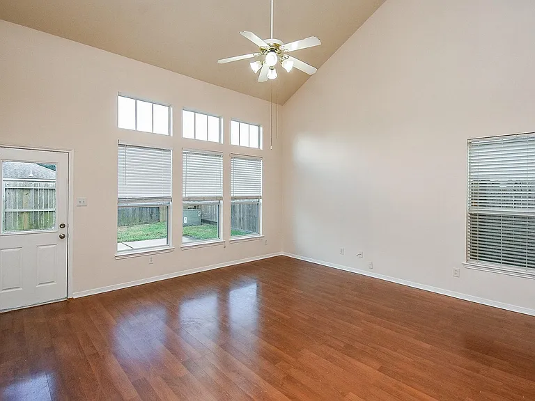 19327 Poppy Grove Ln — Photo 10
