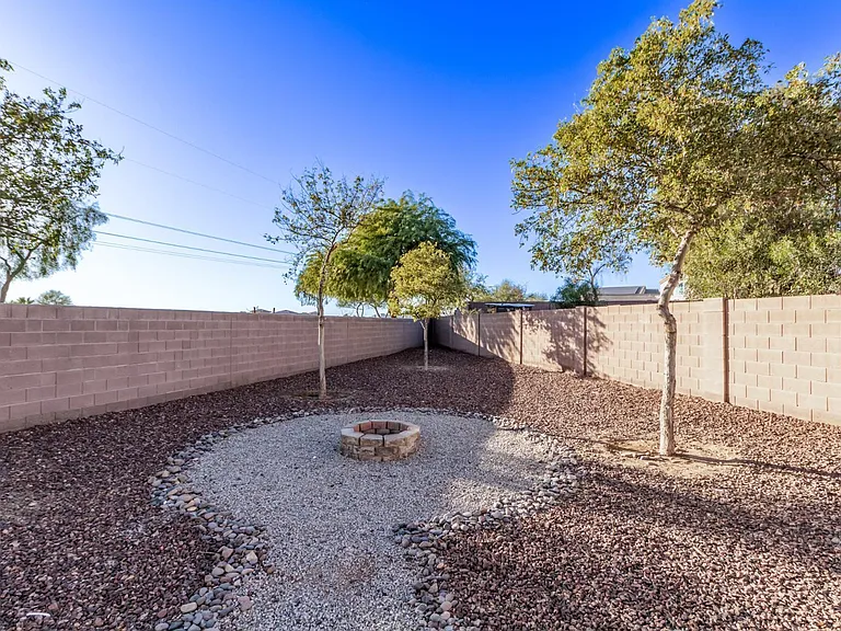 1368 S 232nd Ave — Photo 33