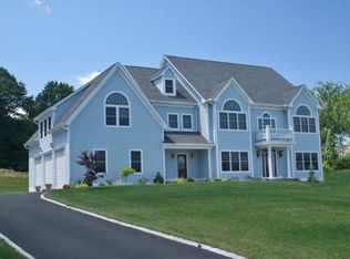 59 Topaz Ln, Trumbull, CT 06611