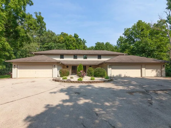 126 N Lapham Peak ROAD, Delafield, WI 53018