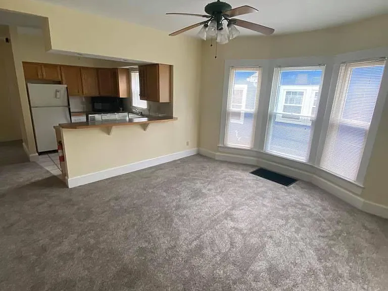 4934 Broadway St — Photo 5