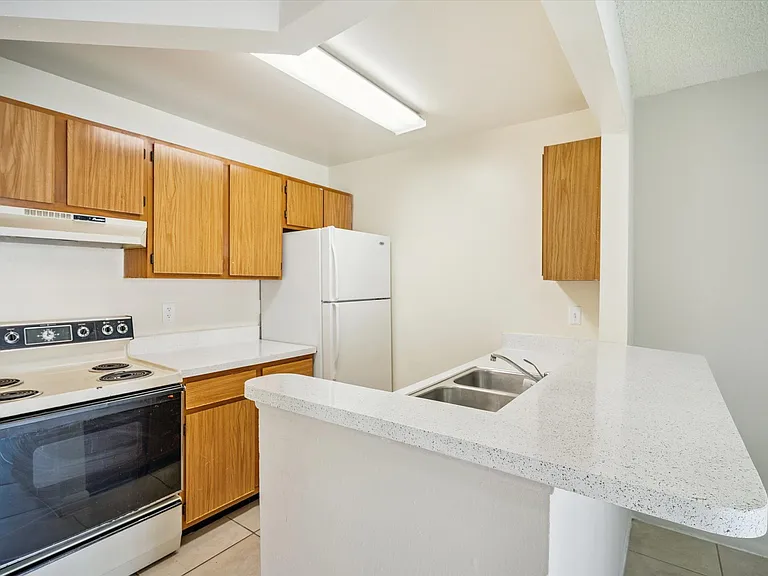 Latigo 27 — Photo 84