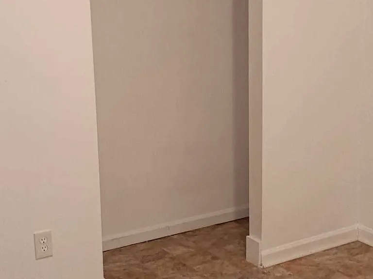 407 Turpin Dr #7 — Photo 3