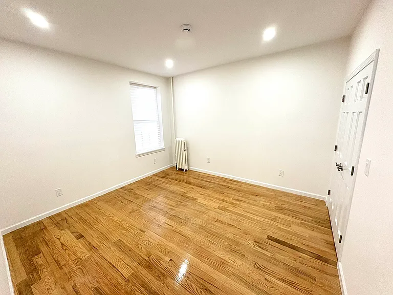 30-59 33rd St #1R — Photo 7
