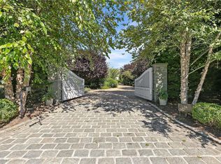 54 Halsey Rd, Remsenburg, NY 11960