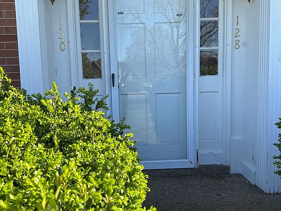 4th image of 128 Cherokee Dock Rd