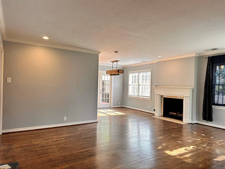 2222 Carnes St — Photo 27