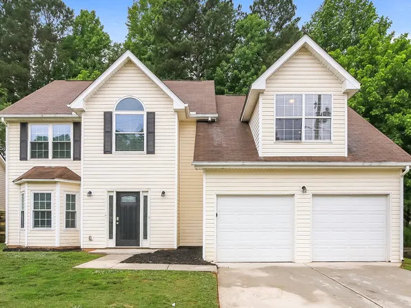 7210 Mahogany Dr, Fairburn, GA 30213