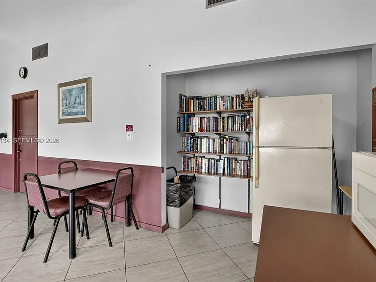 9330 Lagoon Pl #307 — Photo 36