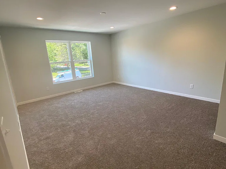 Master Bedroom w/ Walk In Closet