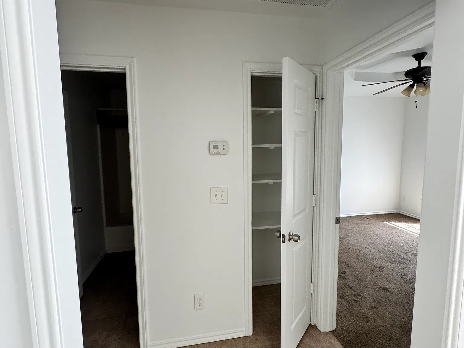 2 bed, $1,100 — Photo 4