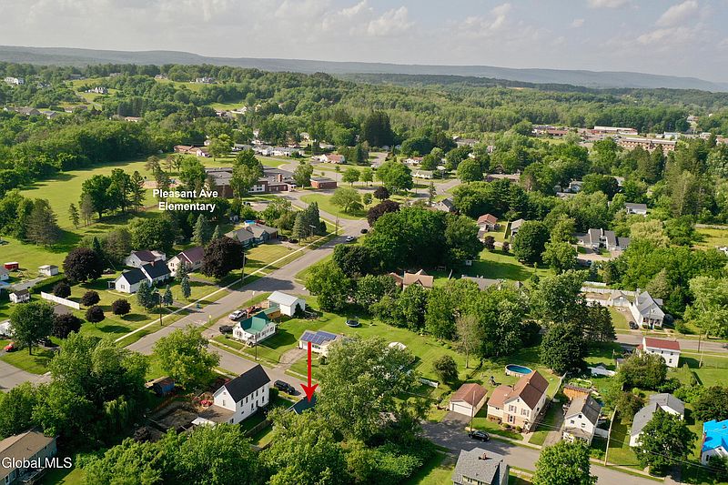 2nd image of 30 W Decker Street
