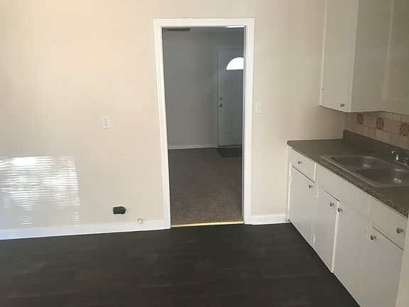 3rd image of 1008 E Shaw St
