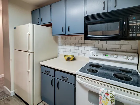 5325 Brody Dr Unit 204, Madison, WI 53705