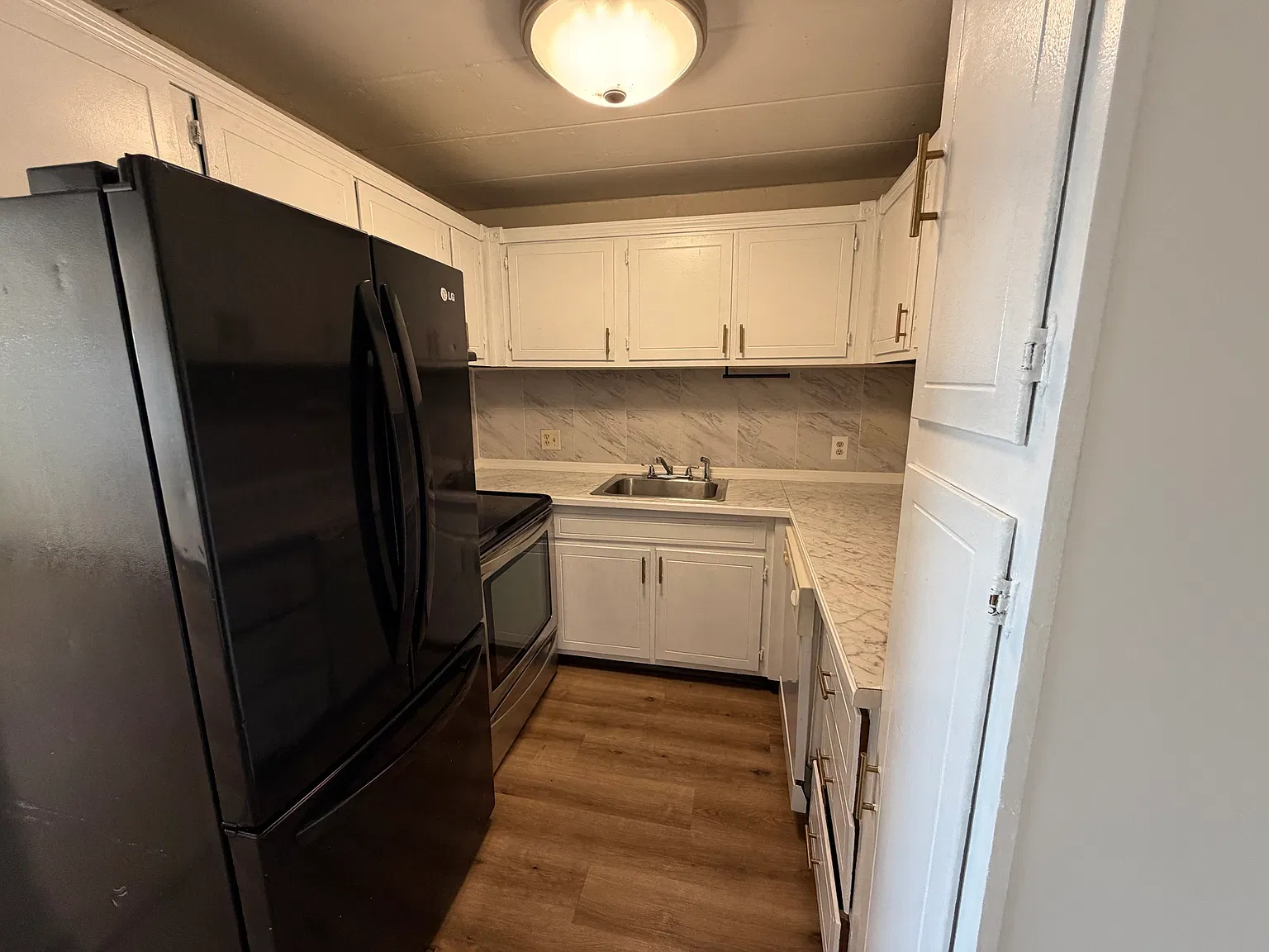2 bed, $1,650 — Photo 3