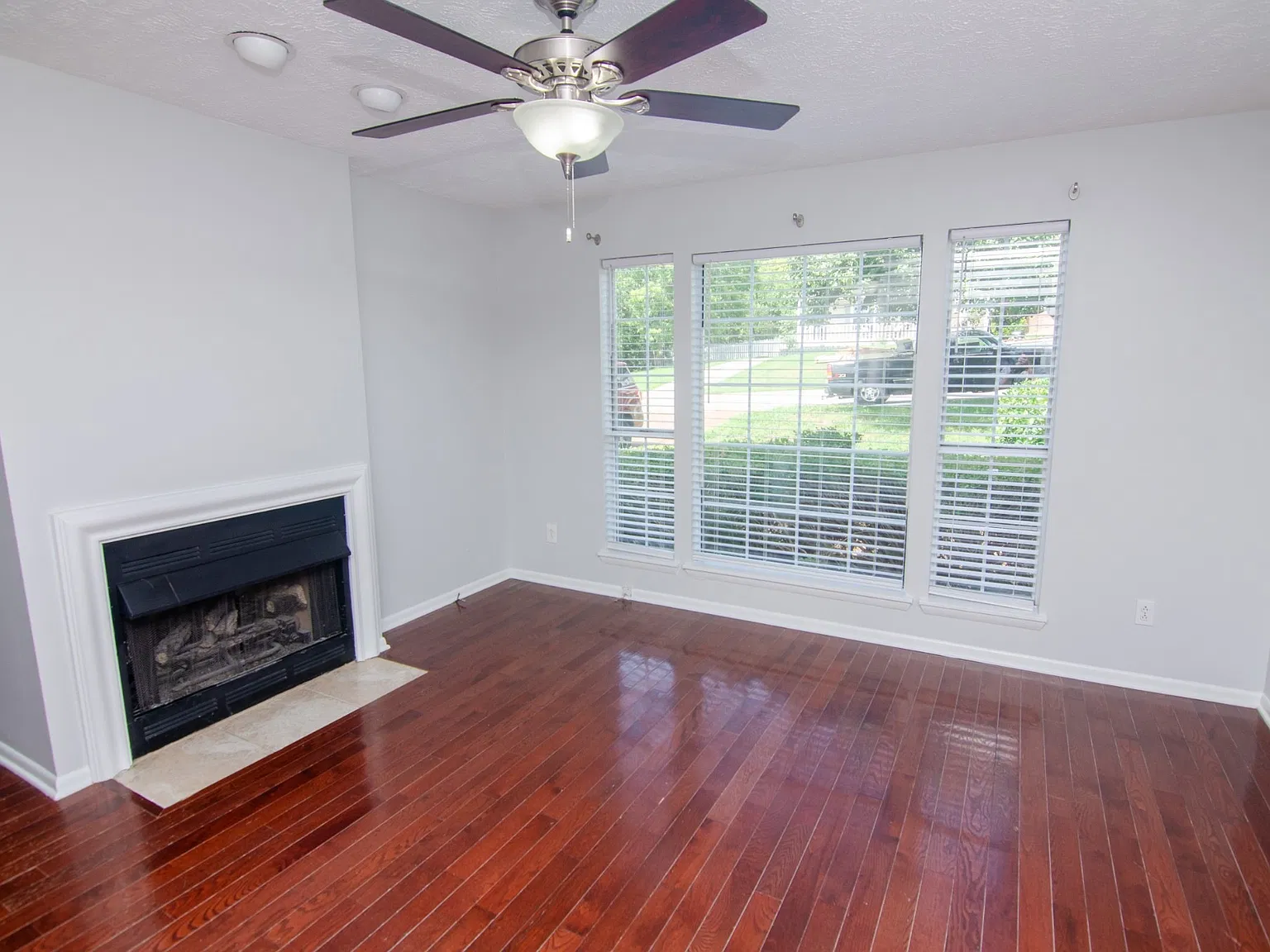 2 bed, 2.5 bath, 1267 sqft, $1,850 — Photo 3