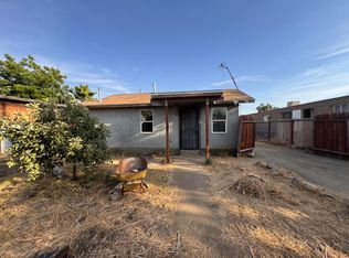 1571 E Crabtree Ave, Porterville, CA