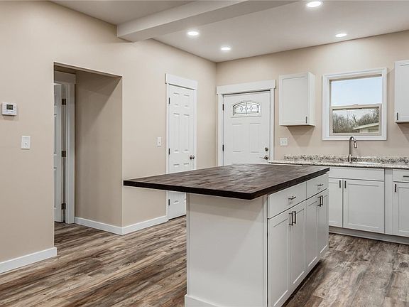 4th image of 408 White Oak Ave