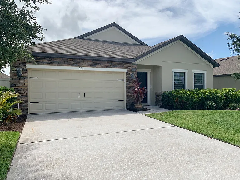 936 Sangria Cir — Photo 3