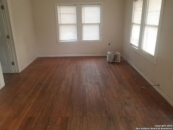 3rd image of 1718 AMANDA ST
