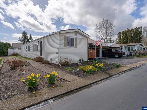 450 SE Lacreole Dr Unit 111, Dallas, OR 97338