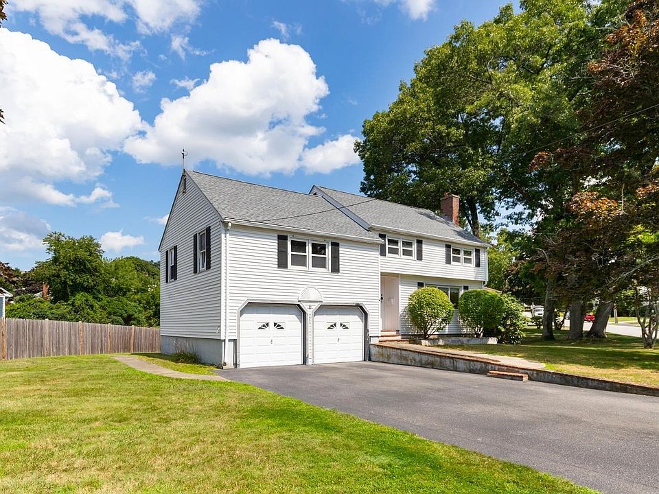 1st image of 4 Mayflower Dr