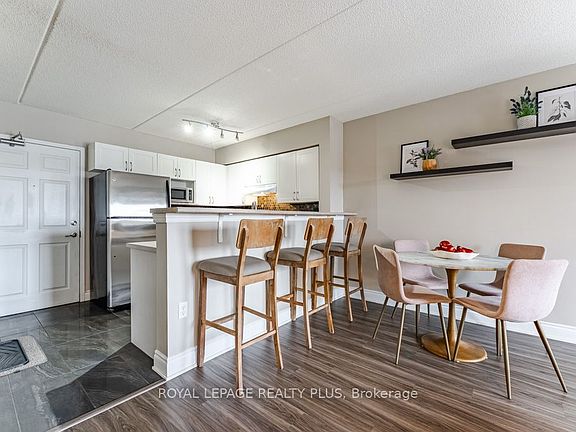 5th image of 1370 Main St E #309