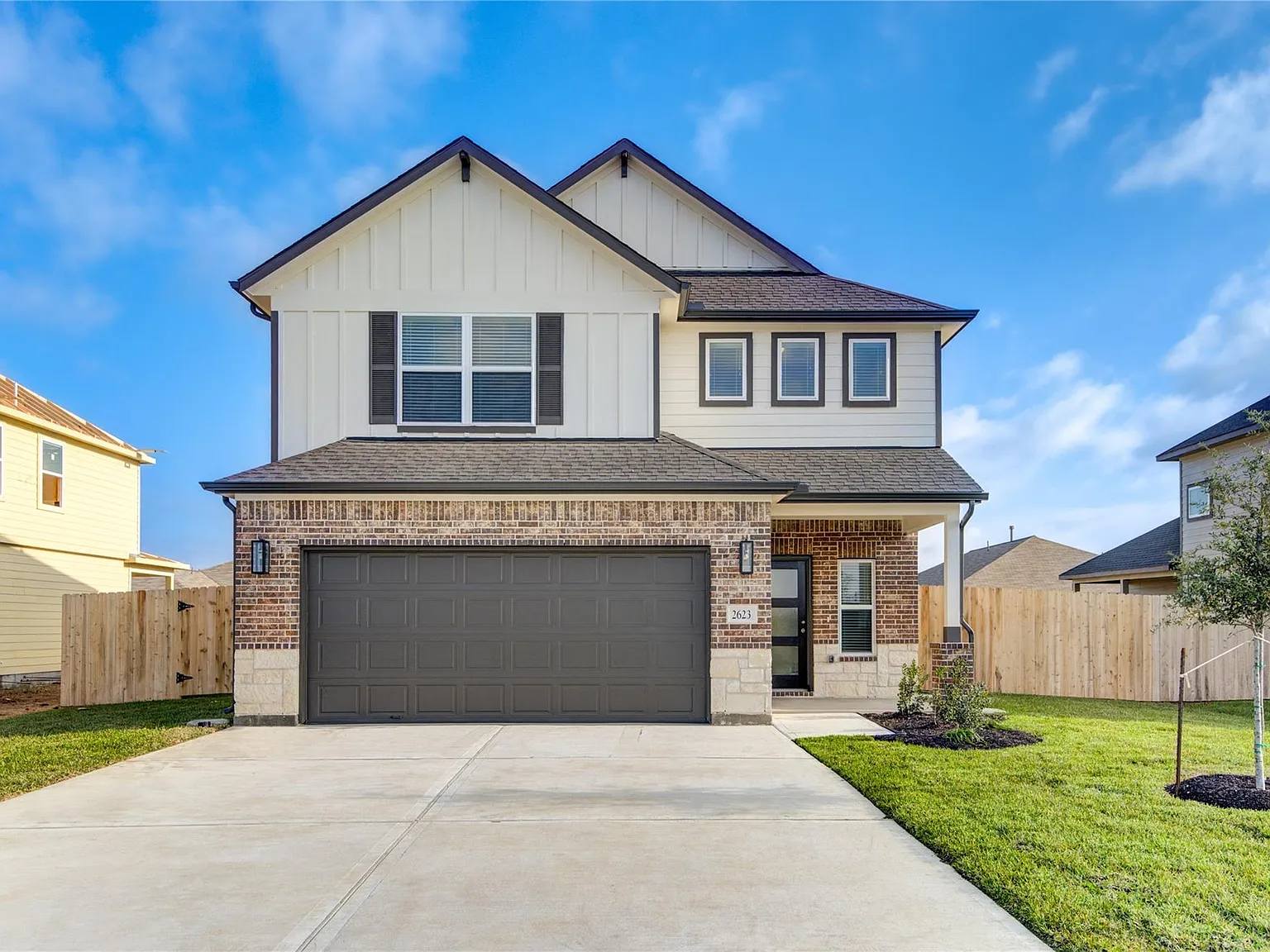 4 bed, 3.5 bath, 2347 sqft, $2,450 — Photo 1