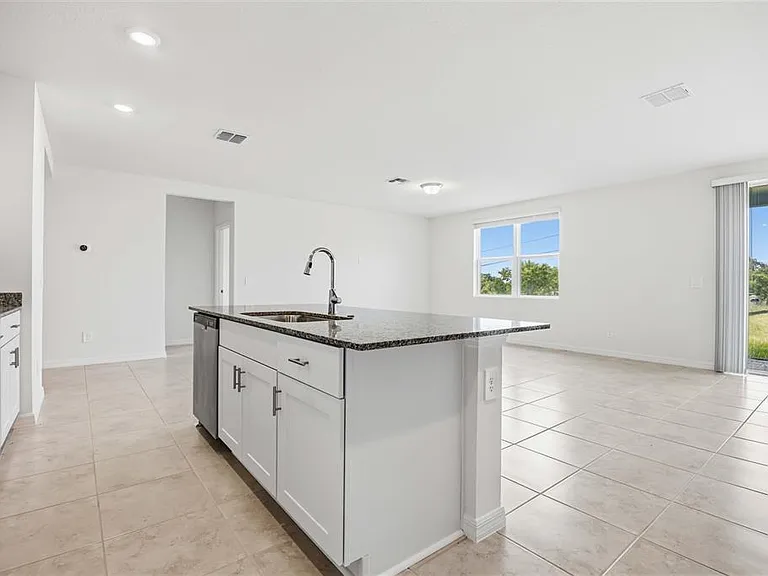 5009 Katrina Dr — Photo 32
